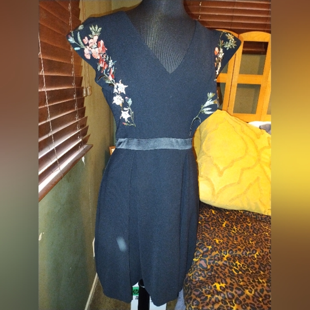 Karen Millen BoHo Embroidered Dress Size 8